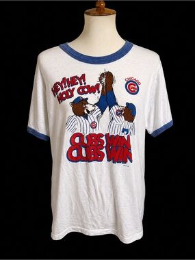 Vintage Chicago Cubs Graphic T-Shirt – Cubs Win Ringer Tee